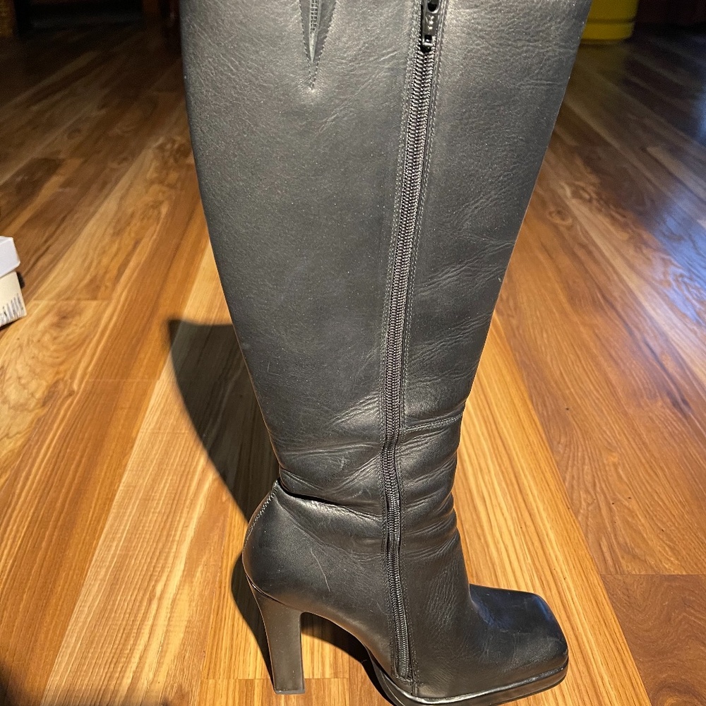 High black Boot